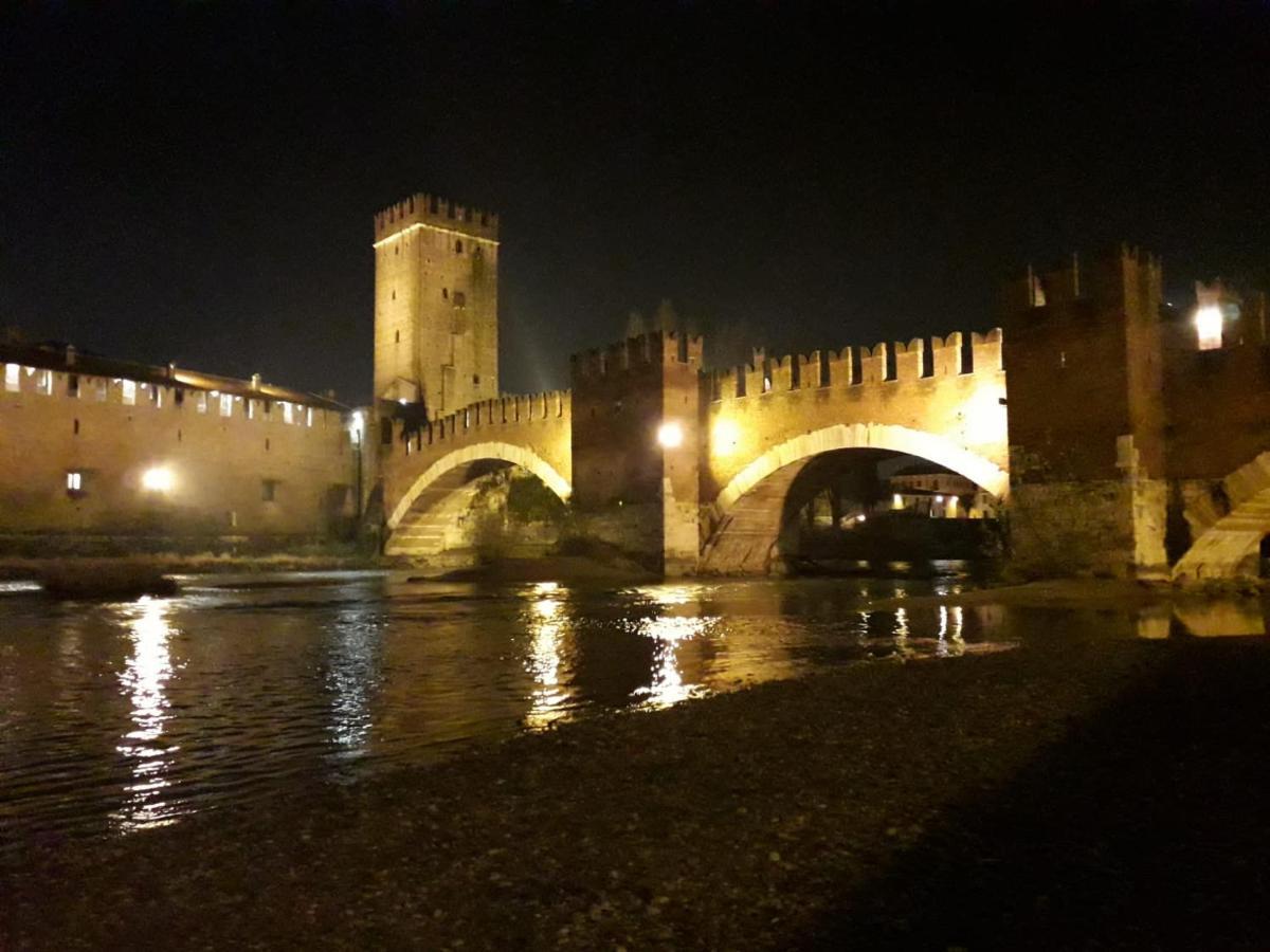 Casa Vacanze Al Borgo Villa Caprino Veronese Esterno foto