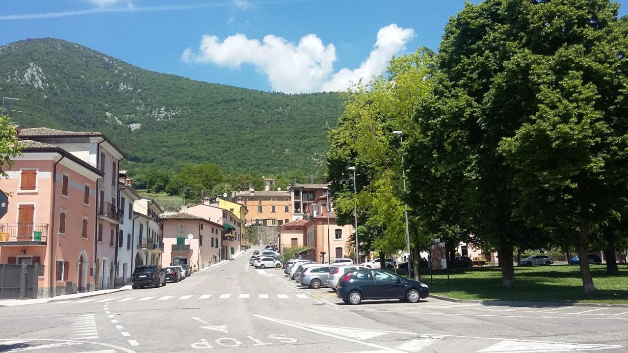 Casa Vacanze Al Borgo Villa Caprino Veronese Esterno foto